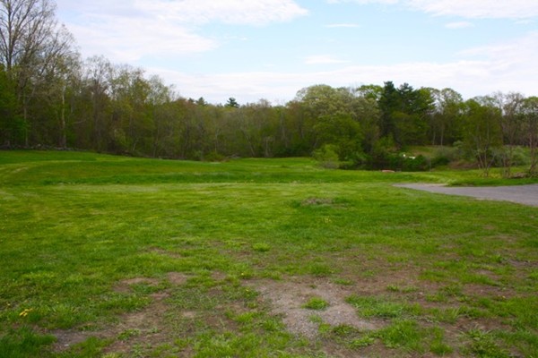 42 Summer Road Berlin, MA 01503 - Photo 11 of 17 Gallery Image 11