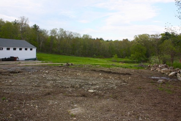 42 Summer Road Berlin, MA 01503 - Photo 8 of 17 Gallery Image 8
