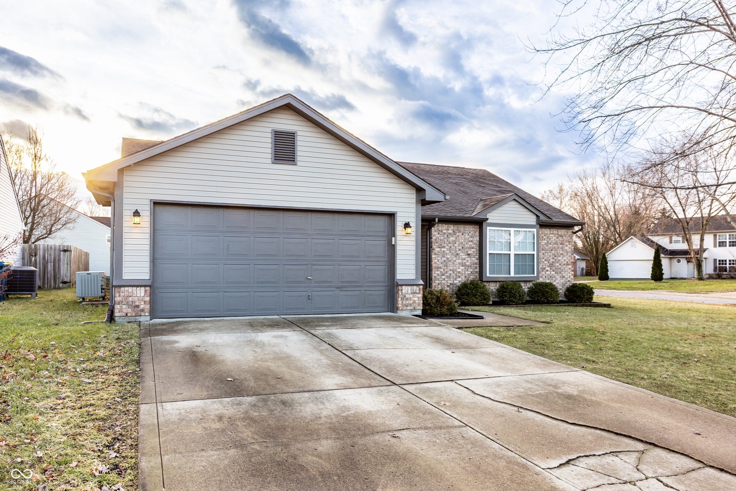 12791 Longleaf Lane Fishers, IN 46038 - Photo 3 of 28