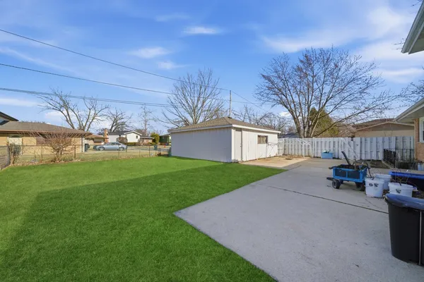 $240,000 | 17107 Evans Drive, South Holland, IL 60473