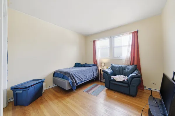 $240,000 | 17107 Evans Drive, South Holland, IL 60473