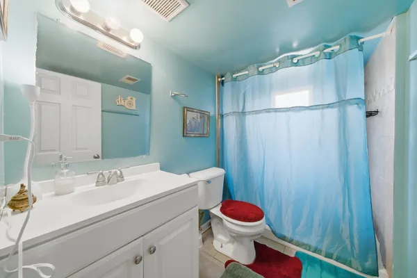 $240,000 | 17107 Evans Drive, South Holland, IL 60473