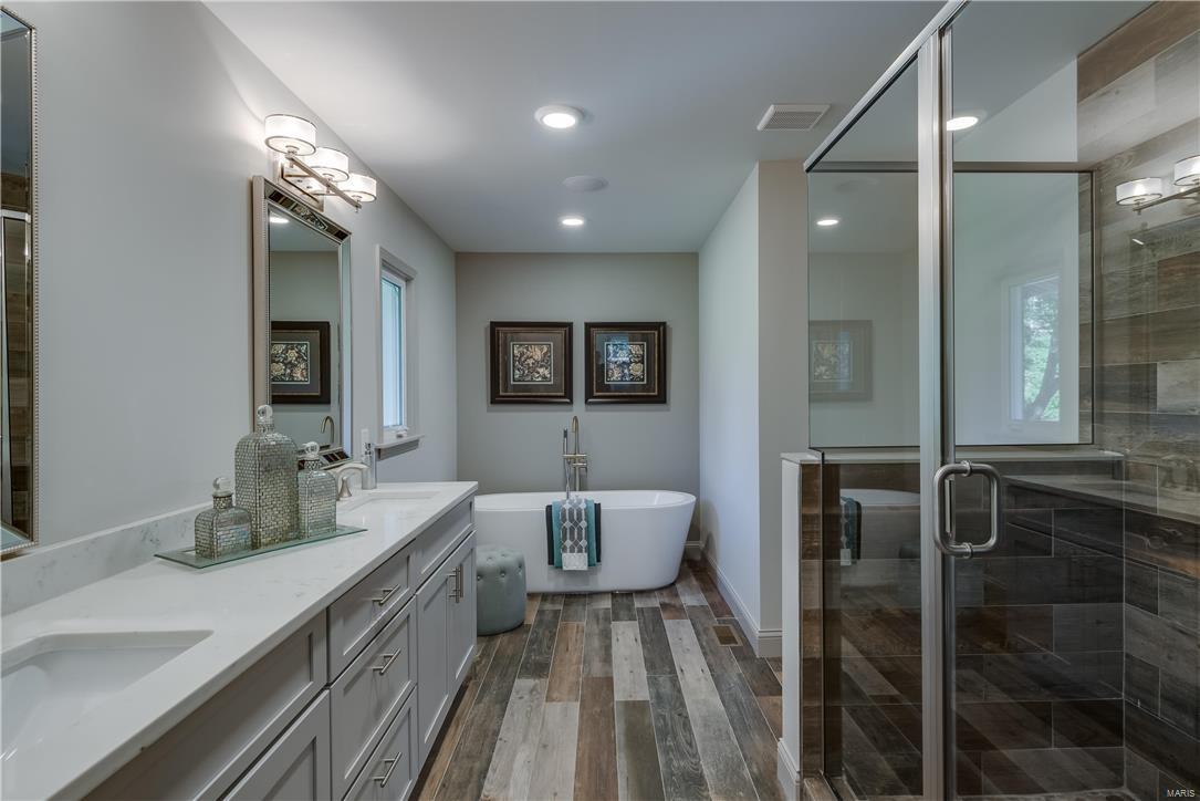 2963 Devondale Place Frontenac, MO 63131 - Photo 20 of 45