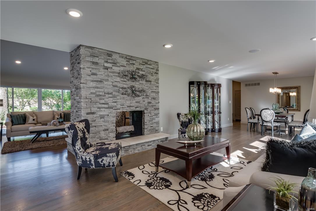 2963 Devondale Place Frontenac, MO 63131 - Photo 2 of 45