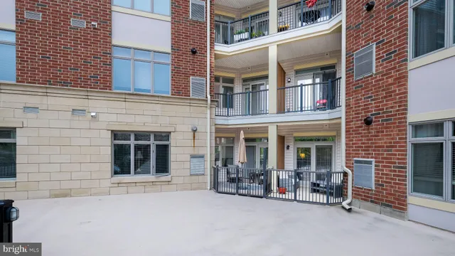 $325,900 | 305 Carson Terrace, Huntingdon Valley, PA 19006