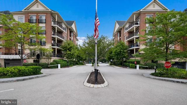 $325,900 | 305 Carson Terrace, Huntingdon Valley, PA 19006