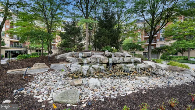 $325,900 | 305 Carson Terrace, Huntingdon Valley, PA 19006