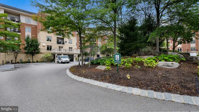 $325,900 | 305 Carson Terrace, Huntingdon Valley, PA 19006