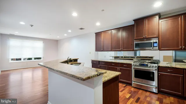 $325,900 | 305 Carson Terrace, Huntingdon Valley, PA 19006