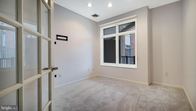 $325,900 | 305 Carson Terrace, Huntingdon Valley, PA 19006