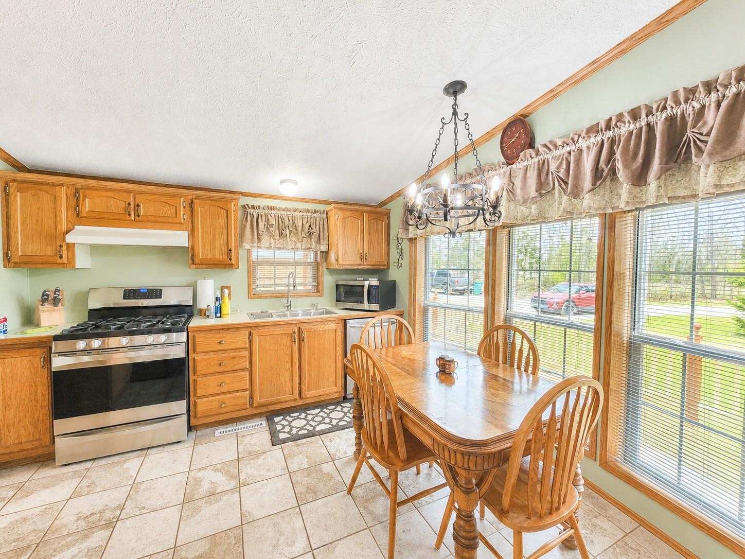 4628 North Filter Road Harrison, MI 48625 - Photo 3 of 46