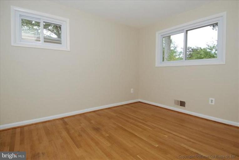 10024 Renfrew Road Silver Spring, MD 20901 - Photo 20 of 25 Main level bedroom