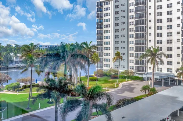 $899,900 | 220 Mac Farlane Drive, Unit S505, Delray Beach, FL 33483