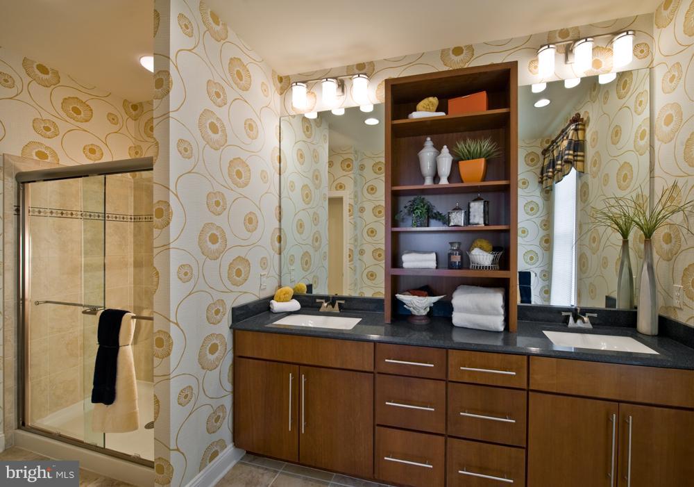 1019 Victory Way, Unit 166 Lititz, PA 17543 - Photo 4 of 6 Bath (Master)