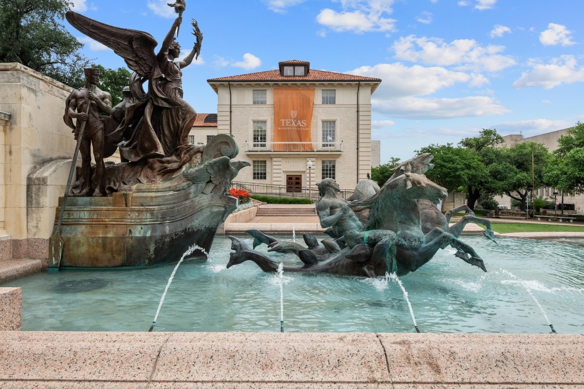 2804 Rio Grande Street, Unit 206 Austin, TX 78705 - Photo 20 of 21 a view of a house with a yard