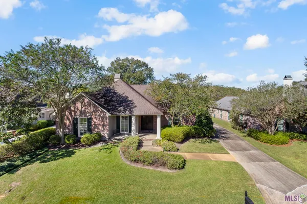 $699,900 | 17541 Crossing Boulevard, Baton Rouge, LA 70810