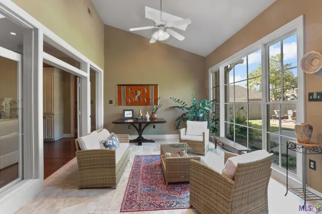 $699,900 | 17541 Crossing Boulevard, Baton Rouge, LA 70810