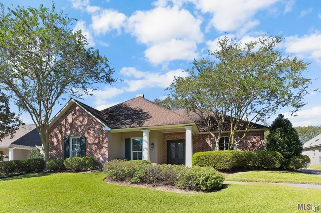 $699,900 | 17541 Crossing Boulevard, Baton Rouge, LA 70810