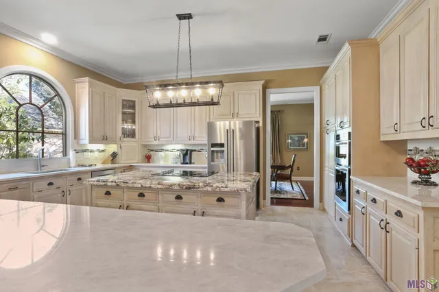 $699,900 | 17541 Crossing Boulevard, Baton Rouge, LA 70810