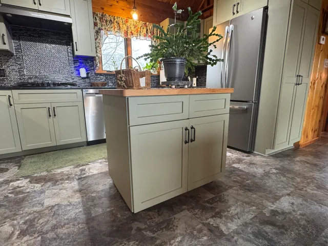 $619,900 | 1083-1101 N Road, Ripley, ME 04930