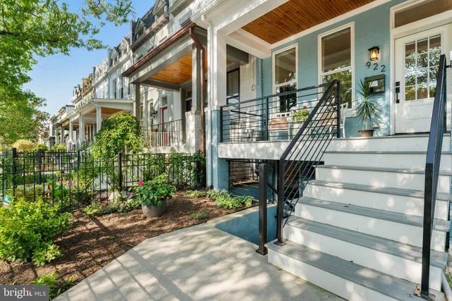 $6,500 | 922 8th Street Northeast, Washington, DC 20002