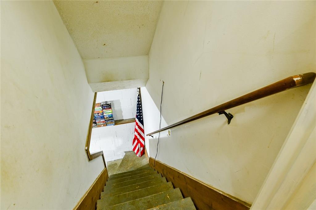 40 Mildred Lane Covington, GA 30016 - Photo 29 of 56 a view of stairs