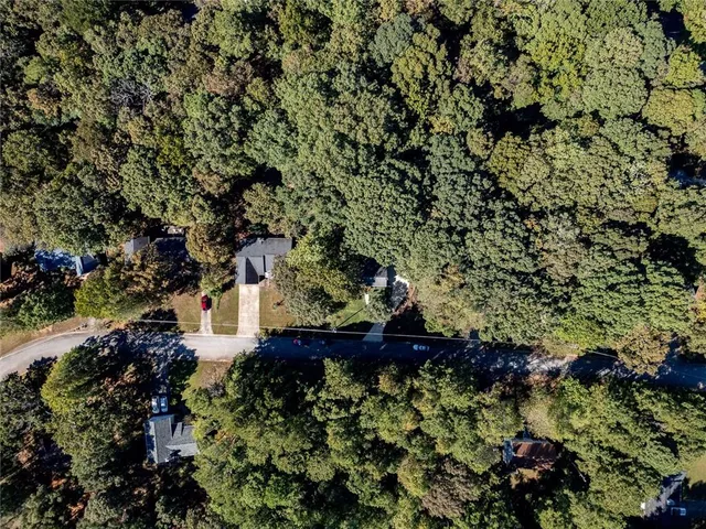 a picture of a wall with a white wall