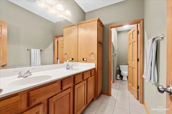 $400,000 | 574 Sudbury Circle, Oswego, IL 60543