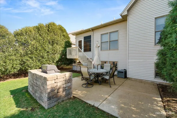 $400,000 | 574 Sudbury Circle, Oswego, IL 60543