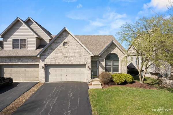 $400,000 | 574 Sudbury Circle, Oswego, IL 60543