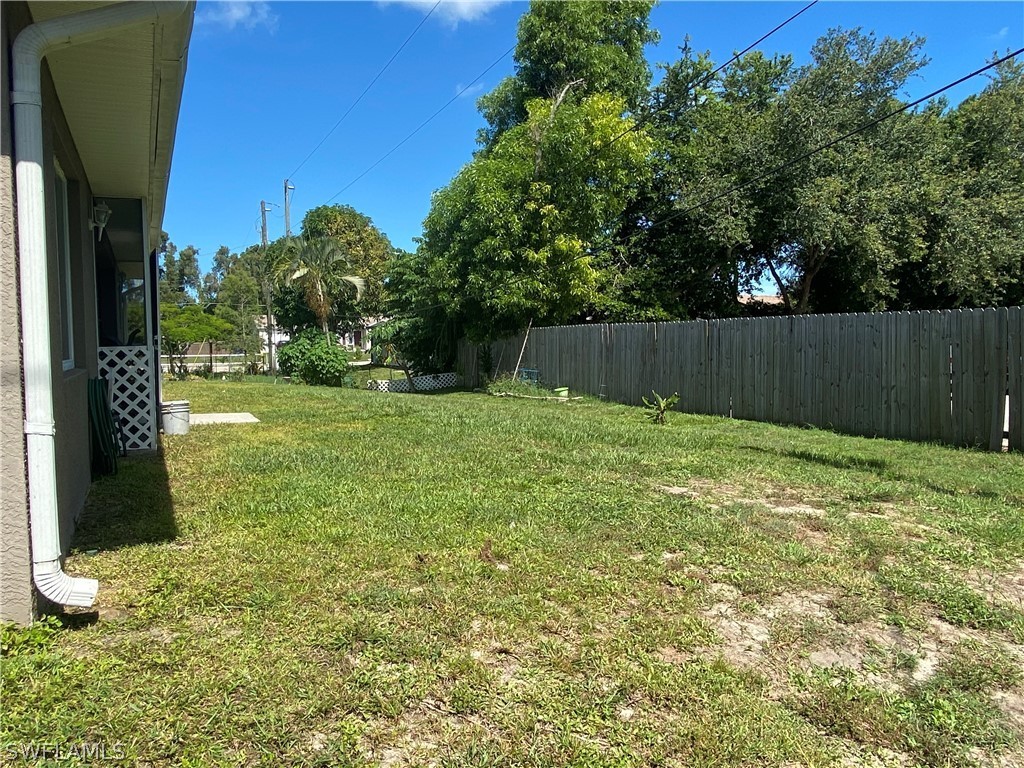 8293 Bahamas Road Fort Myers, FL 33967 - Photo 4 of 22 a view of outdoor space and yard