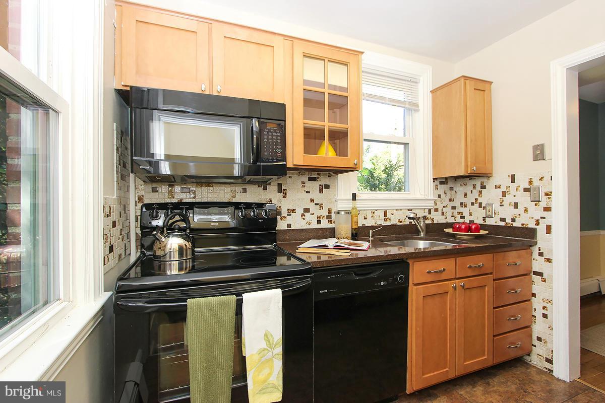 612 Deerfield Avenue Silver Spring, MD 20910 - Photo 12 of 26 Kitchen