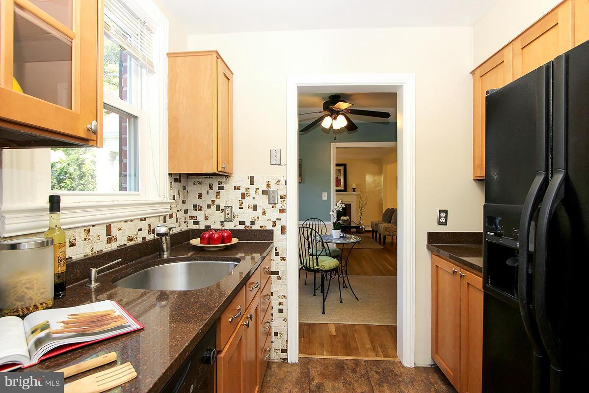 612 Deerfield Avenue Silver Spring, MD 20910 - Photo 13 of 26 Kitchen