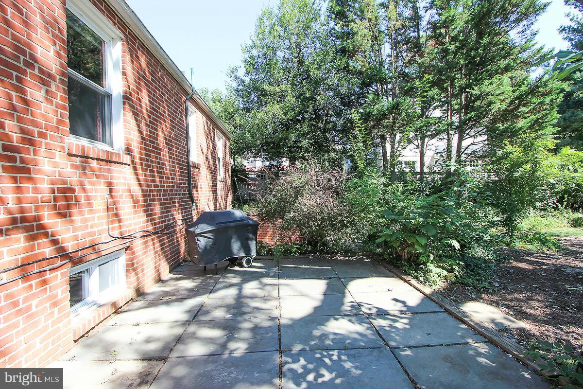 612 Deerfield Avenue Silver Spring, MD 20910 - Photo 24 of 26 patio