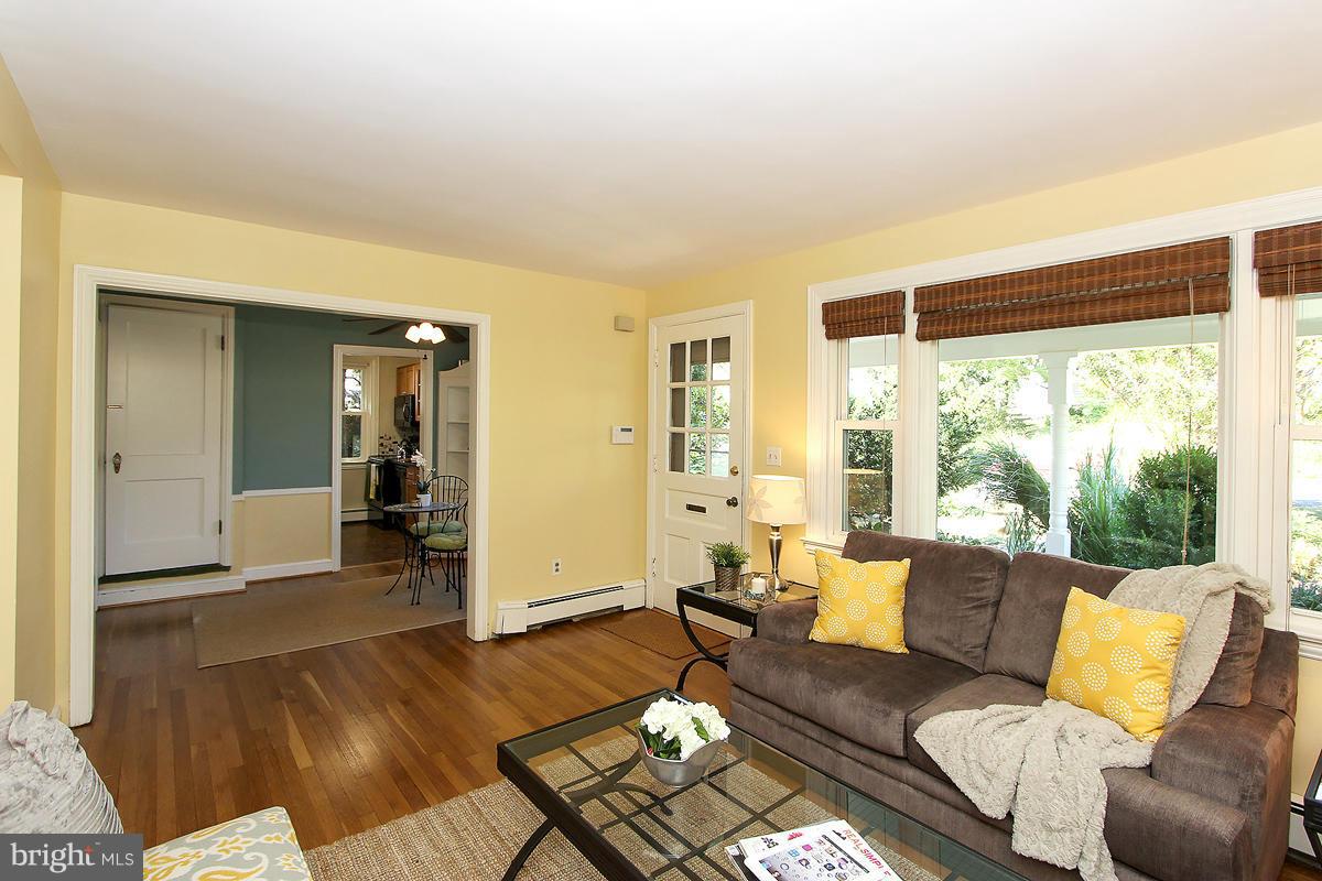 612 Deerfield Avenue Silver Spring, MD 20910 - Photo 6 of 26 Living Room