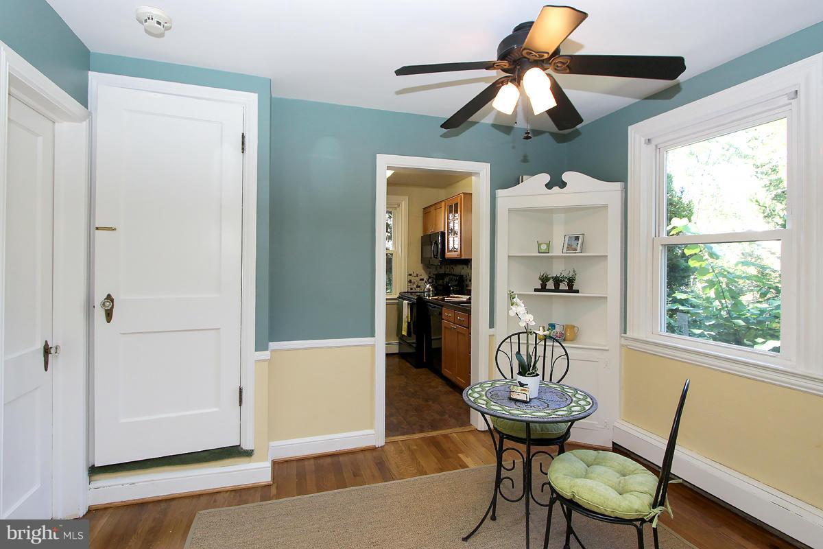 612 Deerfield Avenue Silver Spring, MD 20910 - Photo 9 of 26 breakfast area