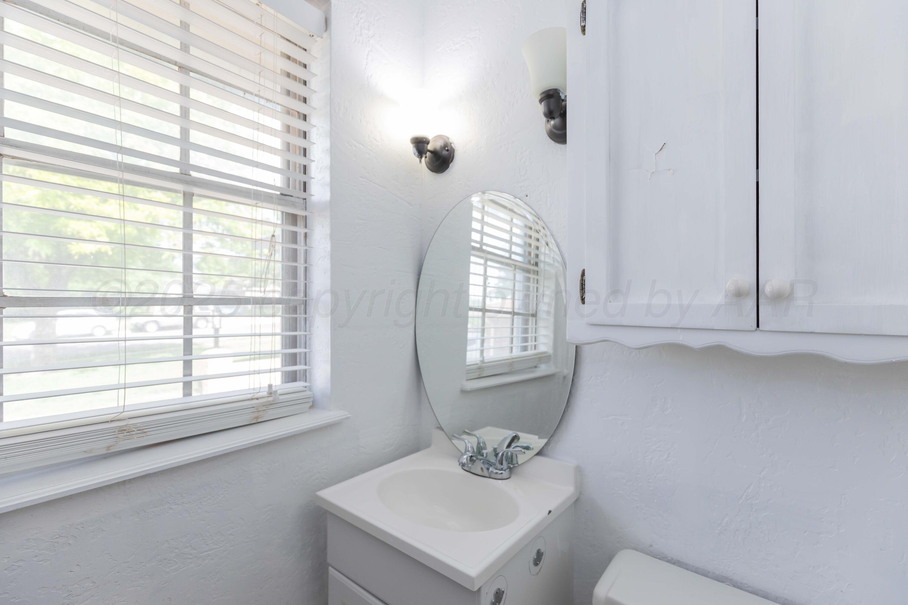 5123 Benton Drive Amarillo, TX 79110 - Photo 22 of 34 MASTER BATH VIEW 1