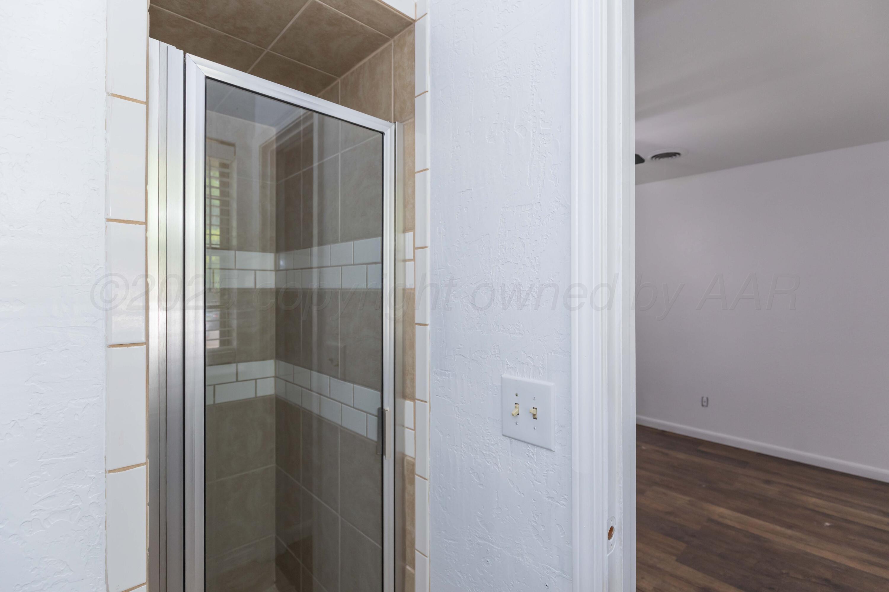 5123 Benton Drive Amarillo, TX 79110 - Photo 23 of 34 MASTER BATH VIEW 2