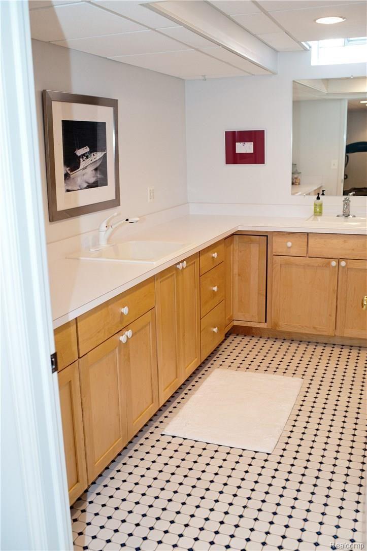 49223 Monte Road New Baltimore, MI 48047 - Photo 14 of 16 Full Bathroom in LL