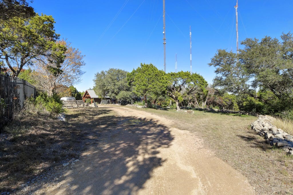 1612 The High Road Austin, TX 78746 - Photo 2 of 26