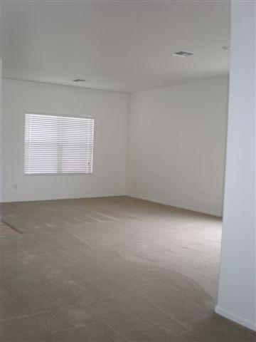2628 West Bloch Road Phoenix, AZ 85041 - Photo 2 of 12 living rom