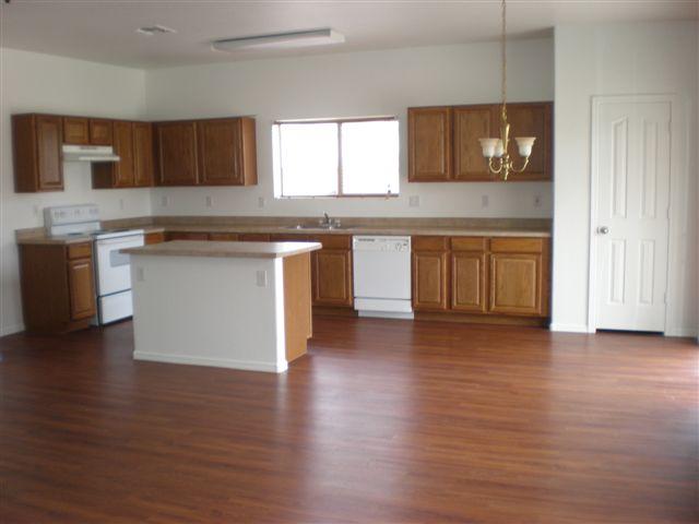 2628 West Bloch Road Phoenix, AZ 85041 - Photo 3 of 12 kitchen