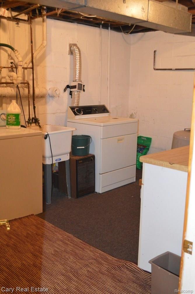 8530 Clyde Road Fenton, MI 48430 - Photo 22 of 34 LL Laundry
