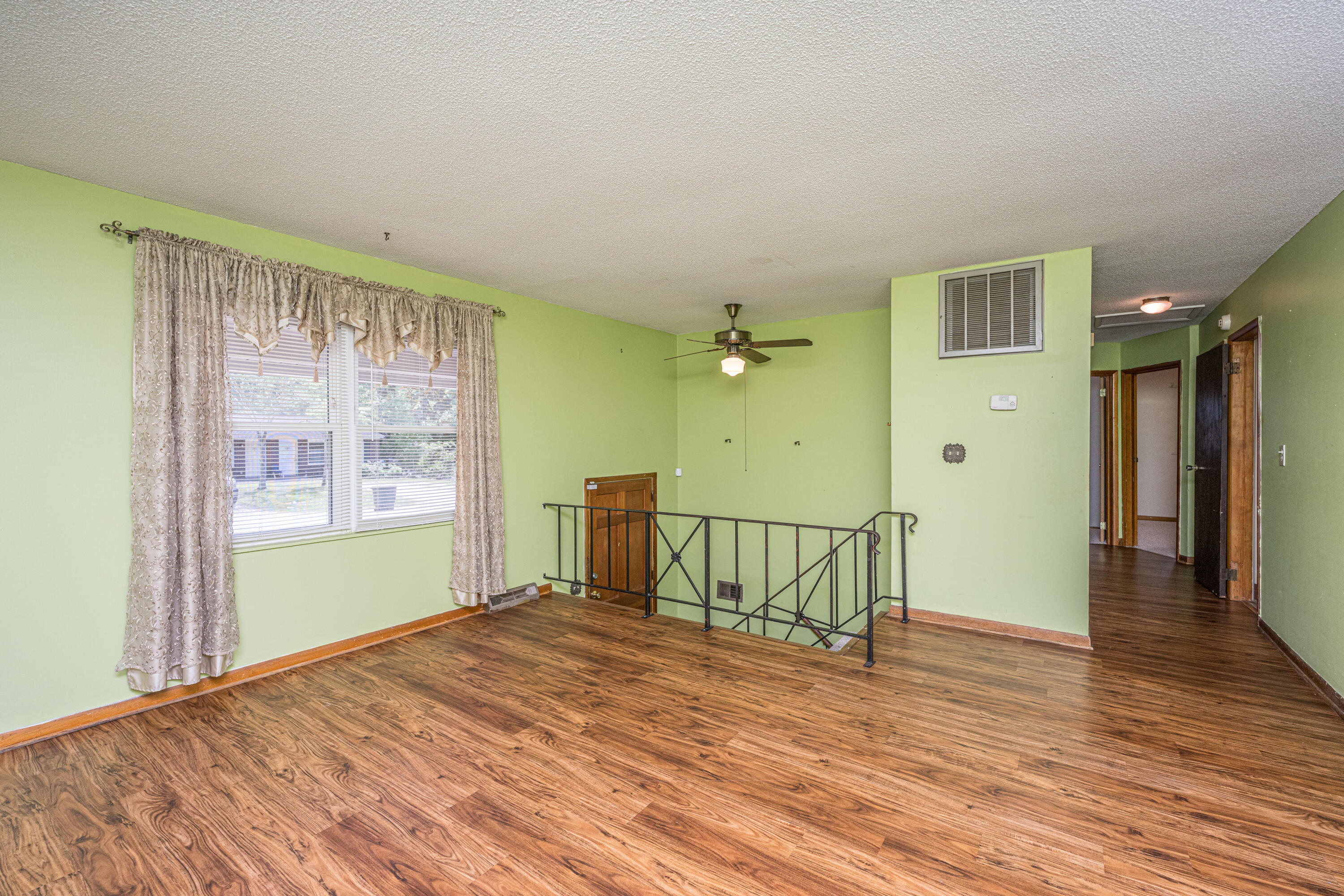 1150 Berkeley Street Hanahan, SC 29410 - Photo 7 of 37