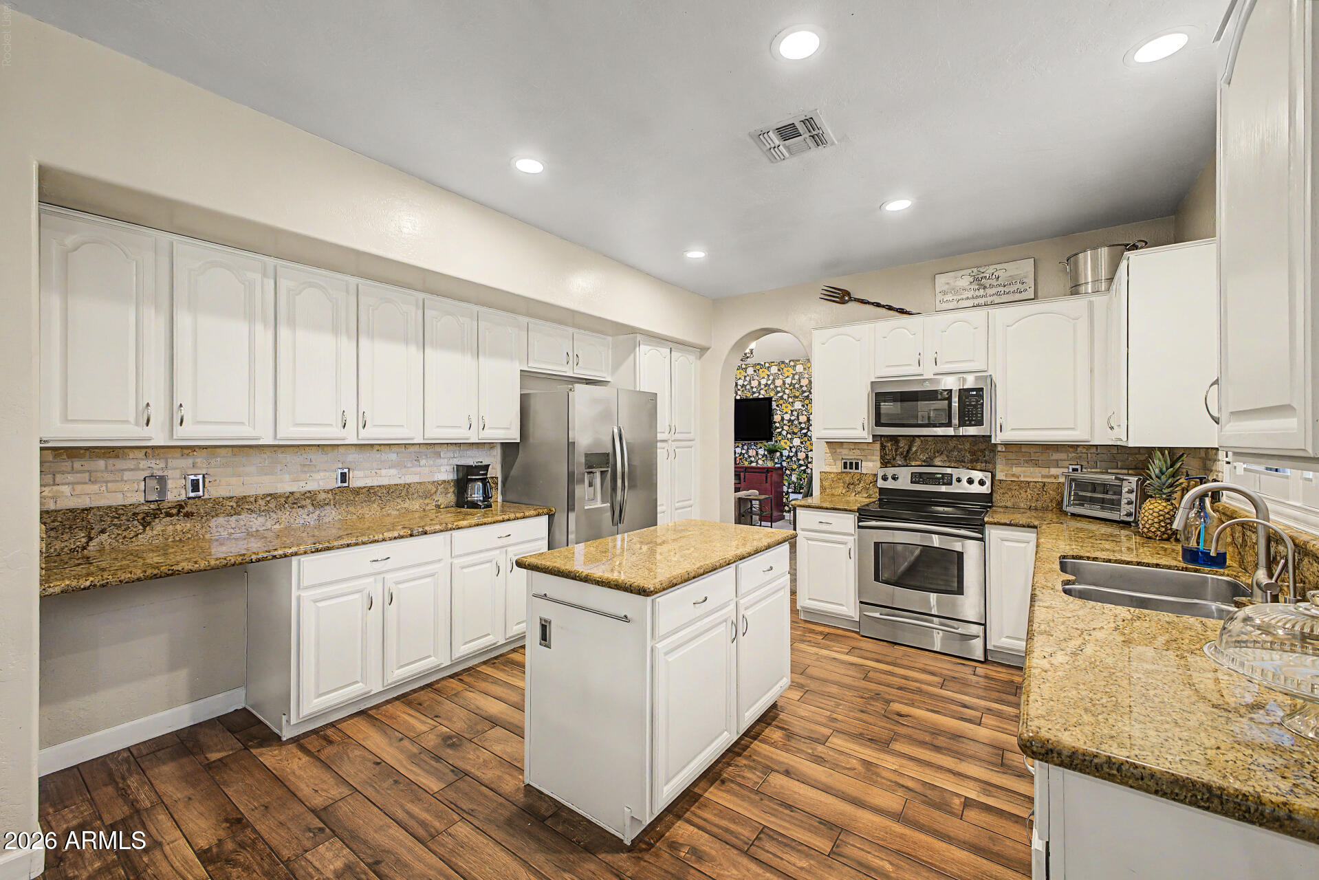 1843 East Appaloosa Road Gilbert, AZ 85296 - Photo 15 of 39 14 - Appaloosa
