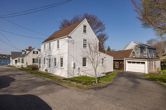 $4,750 | 17 Elm Court, New Castle, NH 03854