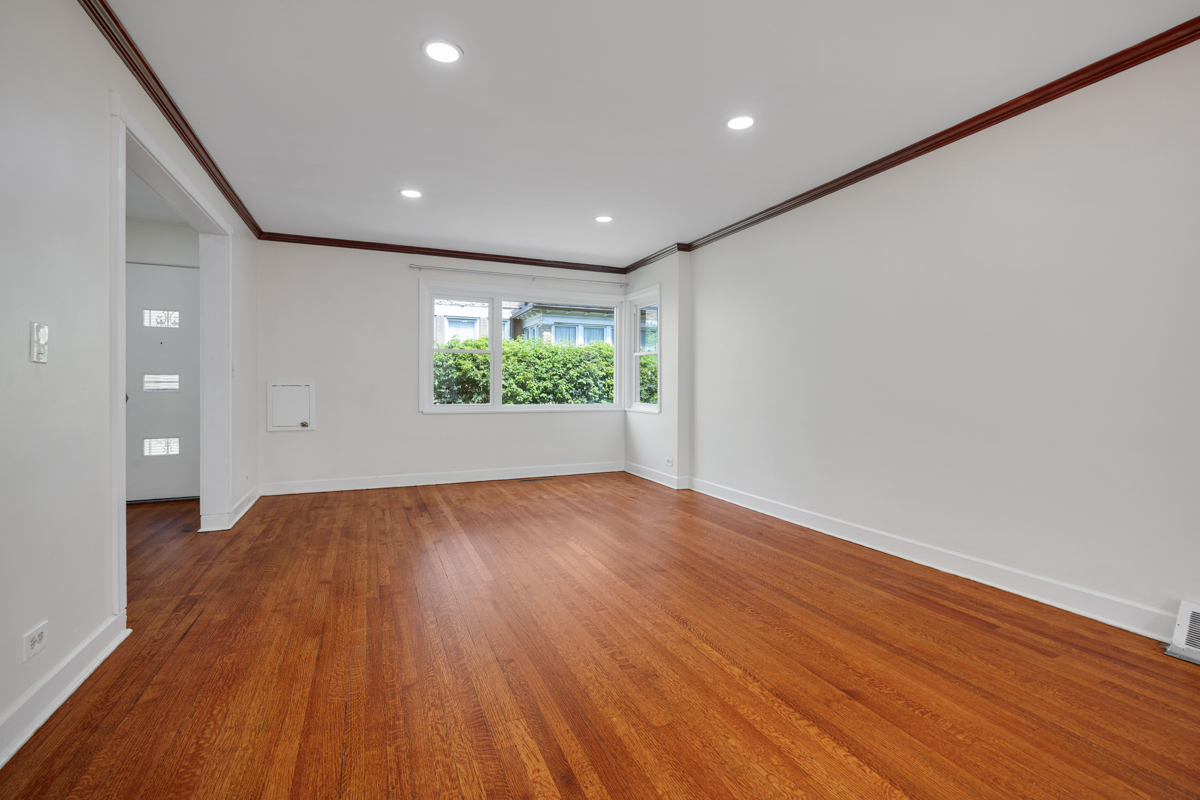 7248 North Ridge Boulevard Chicago, IL 60645 - Photo 5 of 31 Gallery Image 5