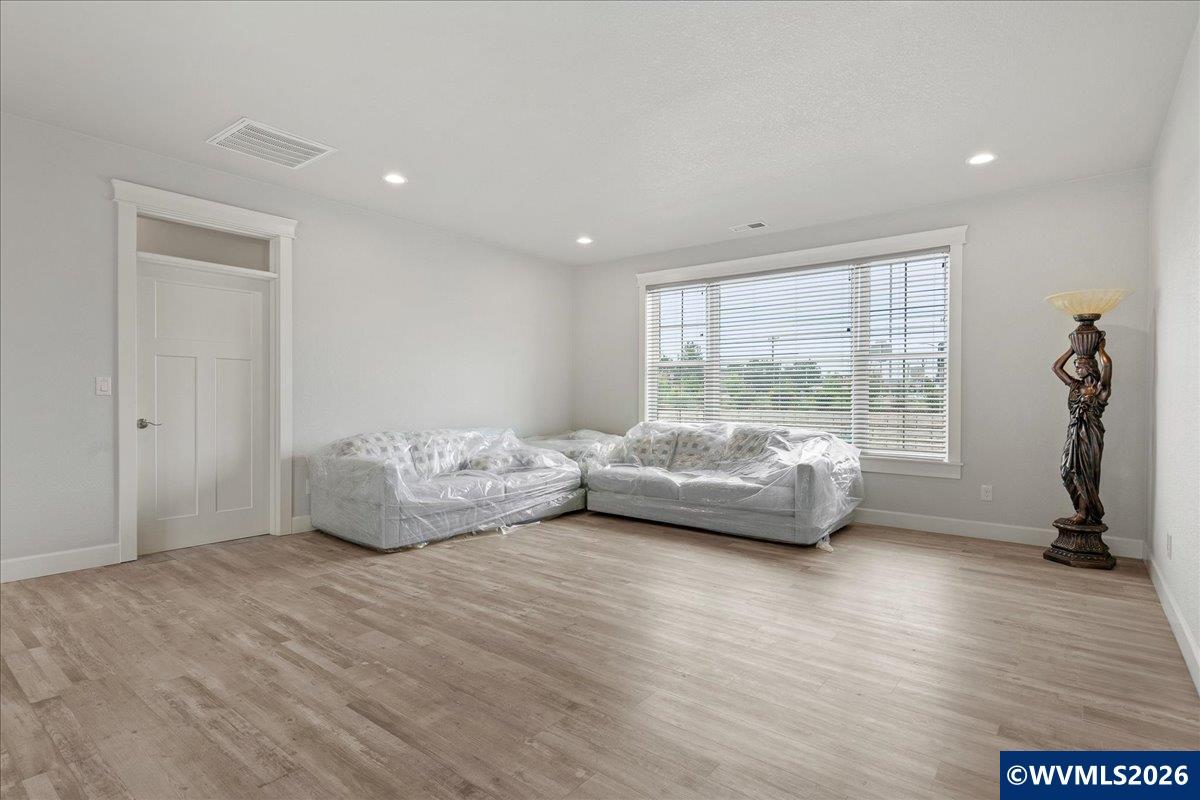 4098 Portland Road Northeast Salem, OR 97301 - Photo 15 of 44
