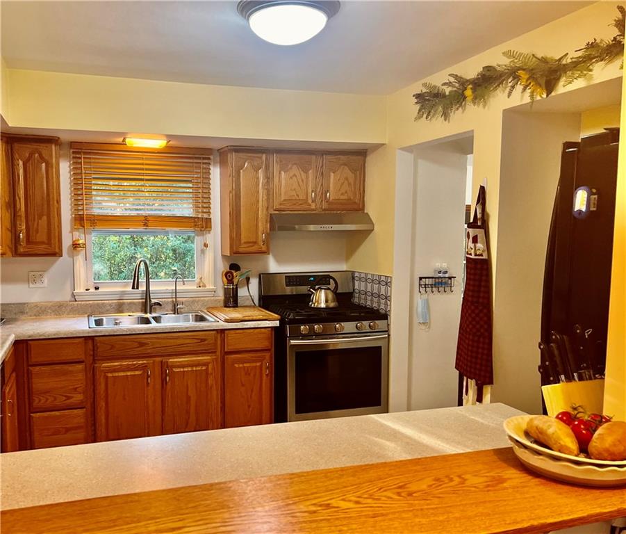 7335 Shannon Road Verona, PA 15147 - Photo 6 of 21 Gallery Image 6