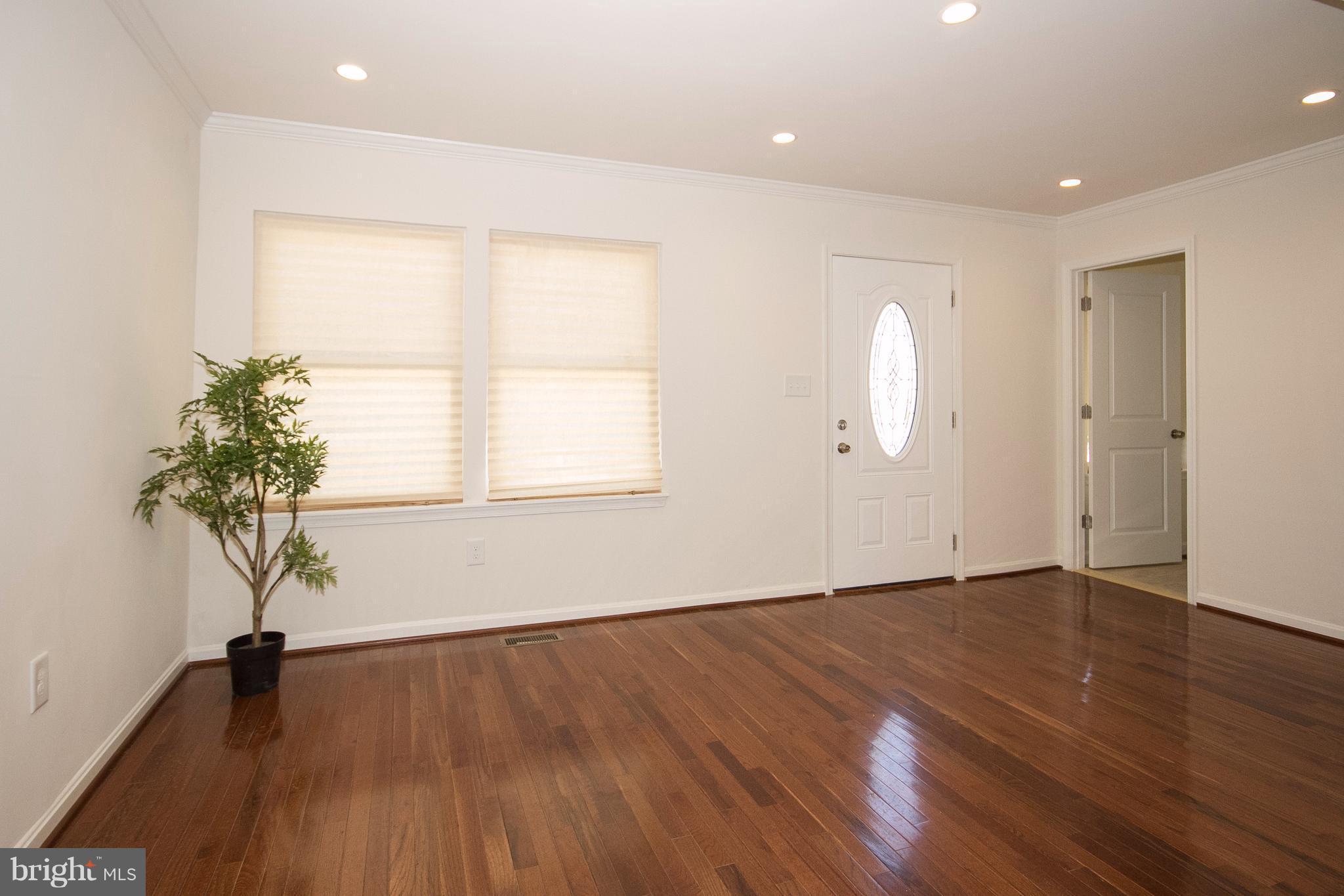 8331 Philadelphia Road Baltimore, MD 21237 - Photo 4 of 30 Interior (General)